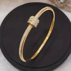 💋Classic 10k Gold Plated Cz Diamond Bangle bracelet